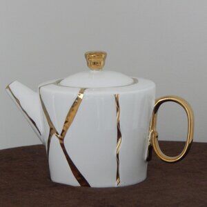 Piccole Ore Porcelain Teapot w/ Lid White Gold Trims New